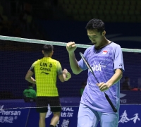 Dahsyat, Jonatan Permalukan Lin Dan di Kandangnya